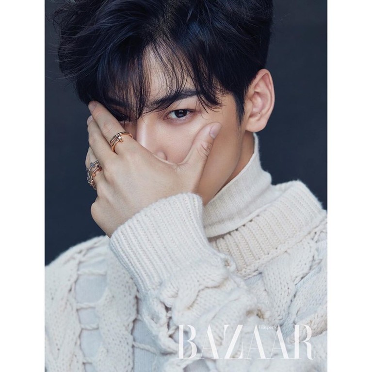 Ketampanan Cha Eun Woo untuk pemotretan majalah BAZAAR buat penggemar terpesona hingga mimisan. Sudah siap melihat pesona Eun Woo?