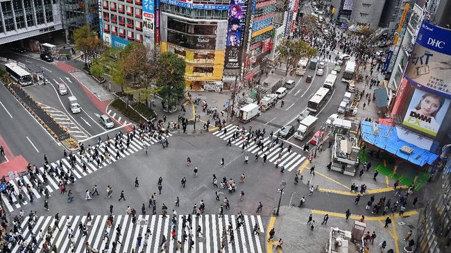 Berikut rekomendasi sejumlah tempat untuk mengabadikan foto atau video persimpangan Shibuya.