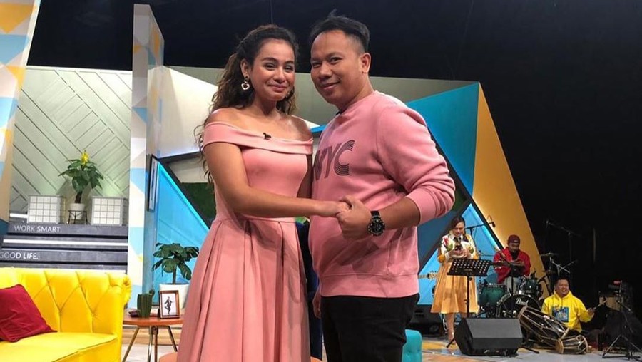 Lamaran Vicky Prasetyo dan Sahila Hisyam dipertanyakan.