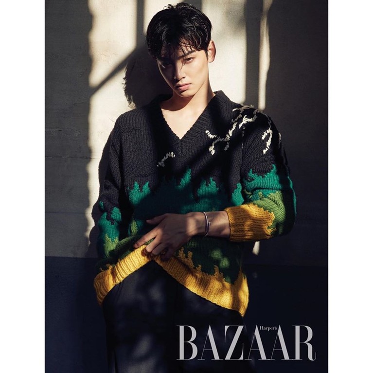 Ketampanan Cha Eun Woo untuk pemotretan majalah BAZAAR buat penggemar terpesona hingga mimisan. Sudah siap melihat pesona Eun Woo?