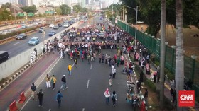 Massa Aksi Bubar, Jalan di Depan Gedung DPR Kembali Dibuka