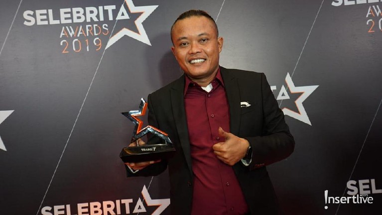 Kaya raya dan terkenal, tujuh artis ini tak suka pamer harta kekayaannya. Mereka selalu tampil rendah hati dan tak sombong. Ada siapa saja?