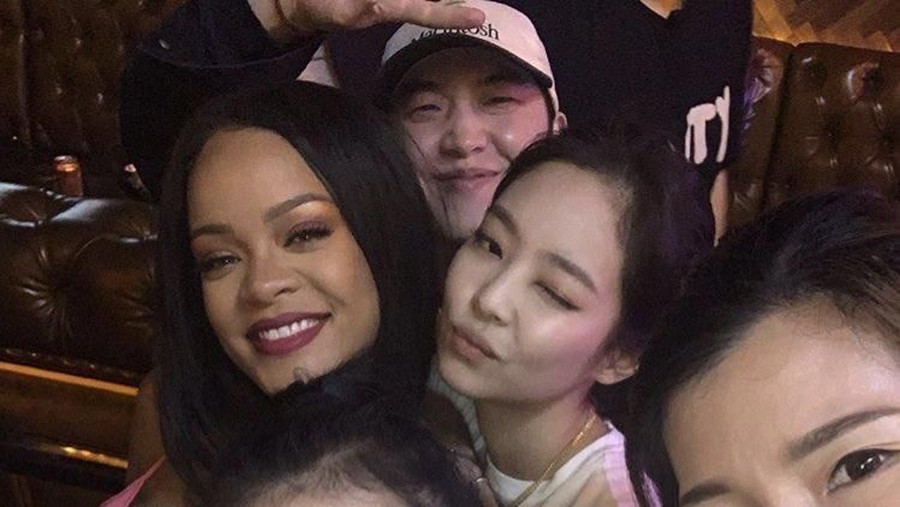 Bertemu di Korea, Fans Harap BLACKPINK Kolaborasi dengan Rihanna Bertemu di Korea, Fans Harap BLACKPINK Kolaborasi dengan Rihanna