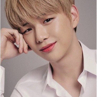 Didiagnosis Alami Depresi, Kang Daniel Panen Semangat dari Fans