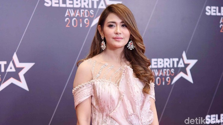 Pernah memiliki bobot badan sampai 78 kilogram, begini cara Juliana Moechtar kembali ke berat normal.