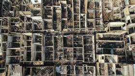 FOTO: Ratusan Rumah Hangus Akibat Kebakaran di Jatinegara