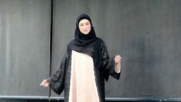 img-title Artis Lain Dipuji, Mulan Jameela Dihujat karena Ikut Challenge TikTok