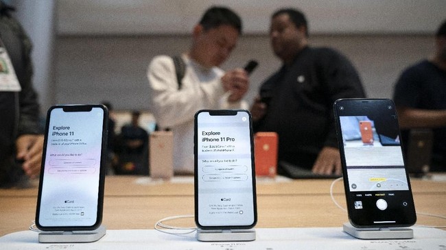 Apple yakni iPhone 11, 11 Pro, dan 11 Pro Max diketahui telah mengantongi sertifikasi Tingkat Kandungan Dalam Negeri (TKDN) dari Kemenperin.