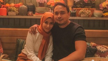 Kisah Cinta Meisya dan Bebi Romeo hingga Akhirnya Melayat Mantan Suami
