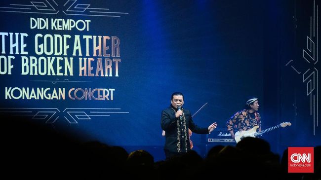Para penonton larut bergoyang dalam konser Didi Kempot bertajuk 'Konangan', meski banyak kekuarangan dari sisi teknis. 