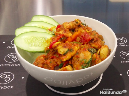 Maknyus Pedasnya! Resep Ayam Woku Khas Manado ala Chef Juna