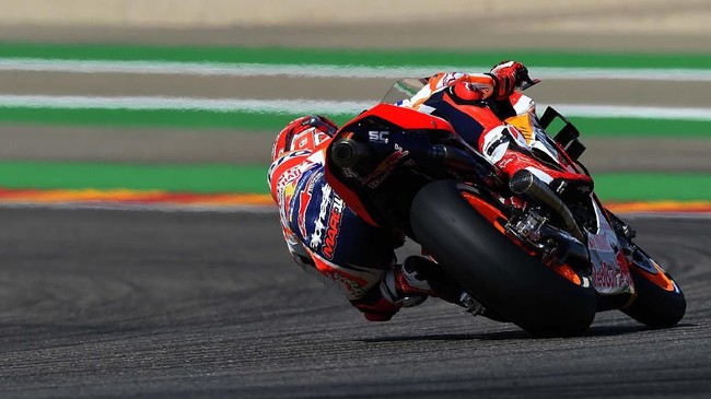 Motor Marc Marquez rusak berat hingga ban belakang terlepas usai kecelakaan pada latihan bebas pertama MotoGP Thailand di Sirkuit Buriram, Jumat (4/10).
