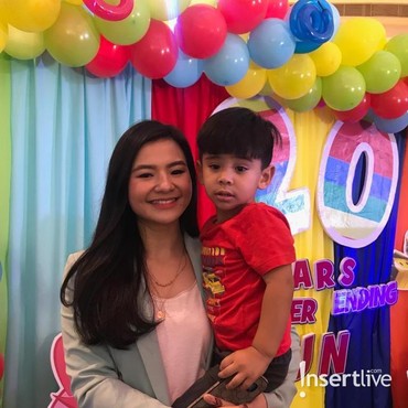 Lama Tak Terlihat di Layar Kaca, Ini Kesibukan Eriska Rein