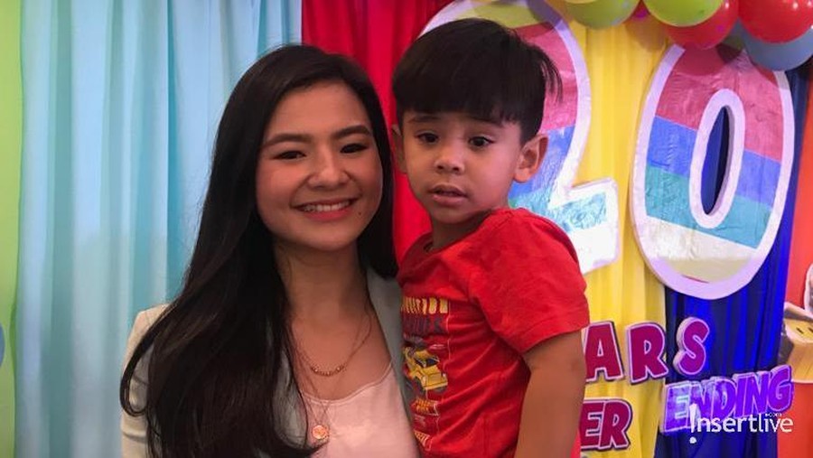 Eriska Rein memiliki kesibukan baru sebagai seorang Ibu.