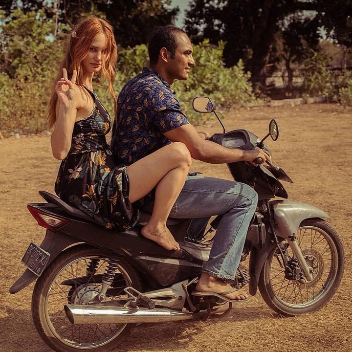 <p>Kira-kira, Ario mau ajak istrinya kemana ya, Bun? (Foto: Instagram @bayu_ario)</p>