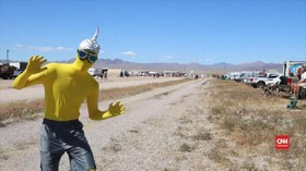 VIDEO: 'Serangan' ke Area 51 Berubah Jadi Festival Alien