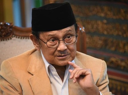 Mengenang Setahun Kepergian BJ Habibie, Simak 10 Kalimat Bijaknya