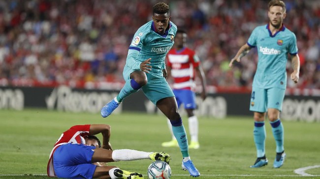 Barcelona Tak Seperti Calon Juara Liga Spanyol Barcelona tidak memperlihatkan penampilan sebagai tim calon juara saat kalah dari tim promosi Granada pada pekan kelima Liga Spanyol.