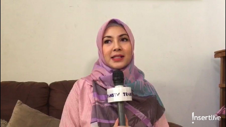 Perihal kehidupan Ratna Galih saat jadi ibu dari anak kembar.