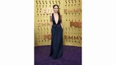 FOTO: Selebriti dengan Busana Terbaik di Emmy Awards 2019 Sejumlah selebriti tampil mempesona di atas karpet merah Emmy Awards 2019. Berikut deretan tampilan terbaiknya.