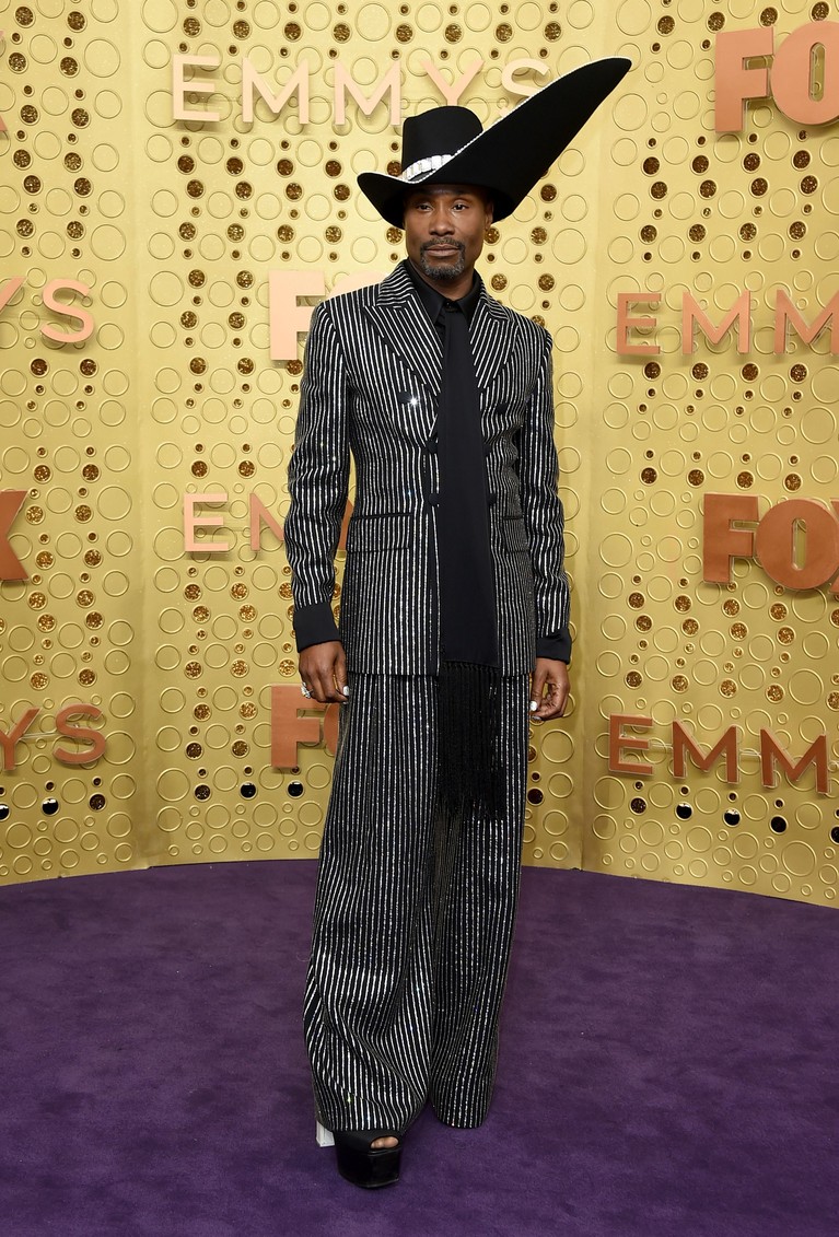 Ajang Emmys Awards 2019 kembali digelar Minggu (22/9) di Los Angeles. Berikut ini insertlive sajikan pakaian terbaik di red carpet versi Cosmopolitan.