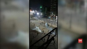 VIDEO: Detik-detik Bentrok Polisi dan Warga di Mesir
