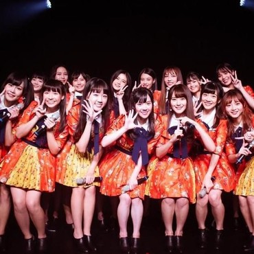 Lirik Lagu LOVE - AKB48 Team TP
