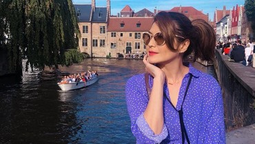 img-title Unggah Foto dengan Pria Muda, Tamara Bleszynski Punya Pacar Baru?