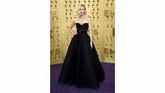FOTO: Selebriti dengan Busana Terbaik di Emmy Awards 2019 Sejumlah selebriti tampil mempesona di atas karpet merah Emmy Awards 2019. Berikut deretan tampilan terbaiknya.