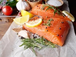 Hati-hati! Ini 6 Tanda Salmon Sudah Tak Layak Konsumsi