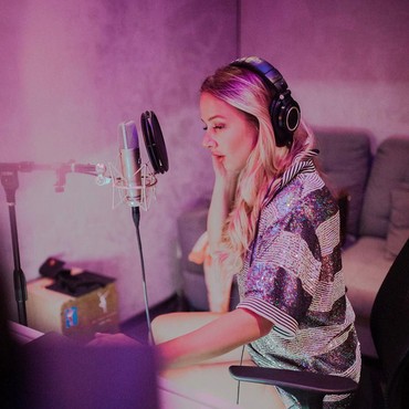 Lagu 'Hanya Rindu' Andmesh Kamaleng Dinyanyikan Penyanyi Belanda