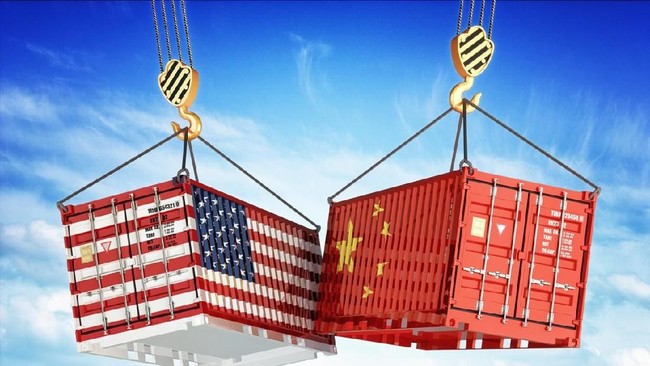 Perang dagang antara AS dengan China semakin memanas dan sengit. Kali ini China menghajar AS dengan kenaikan tarif impor 125 persen.