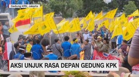 VIDEO: Aksi Unjuk Rasa Depan Gedung KPK
