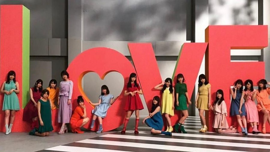 Ulasan mengenai sejumlah lagu AKB48 paling populer.