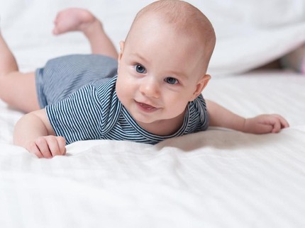 450 Nama Bayi Awalan Huruf J & Artinya untuk Anak Laki-laki, Islami hingga Modern