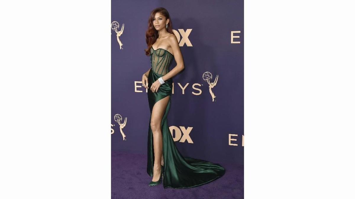 FOTO: Selebriti dengan Busana Terbaik di Emmy Awards 2019