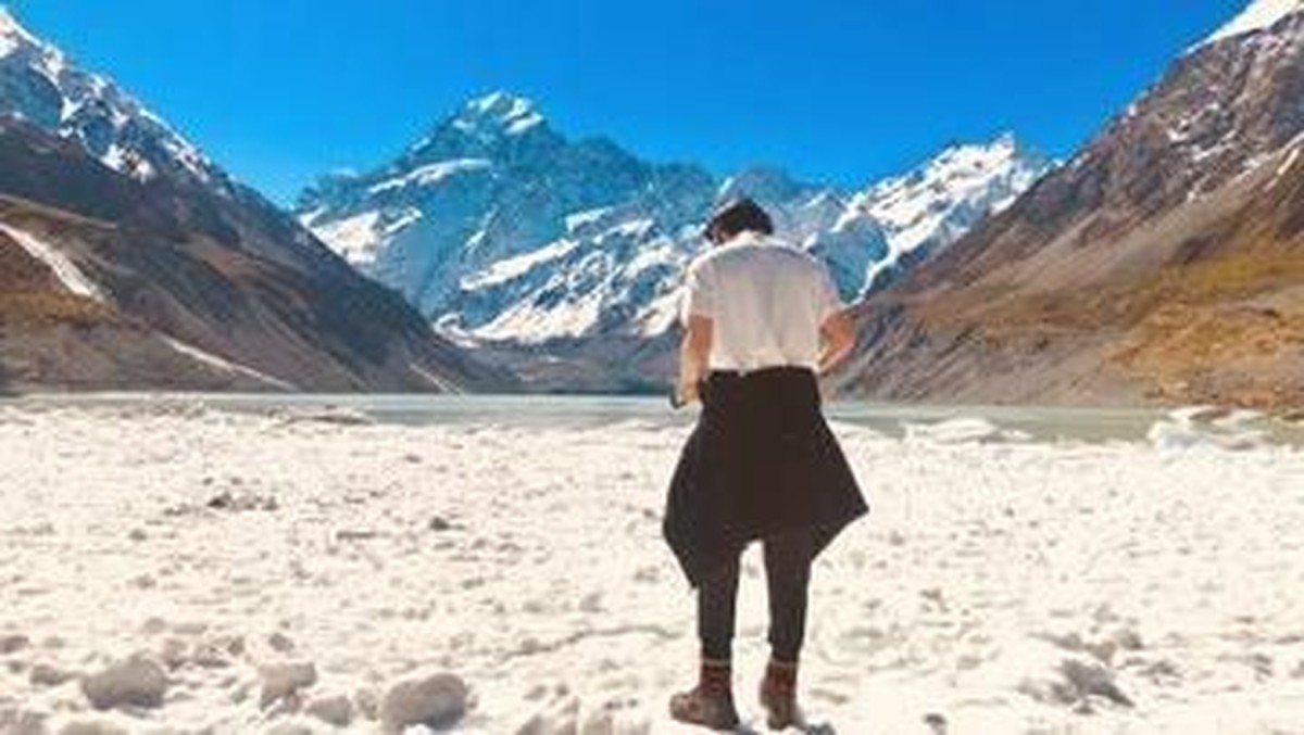 Beberapa momen personel BTS sedang yang kabarnya sedang syuting di Selandia Baru&period;