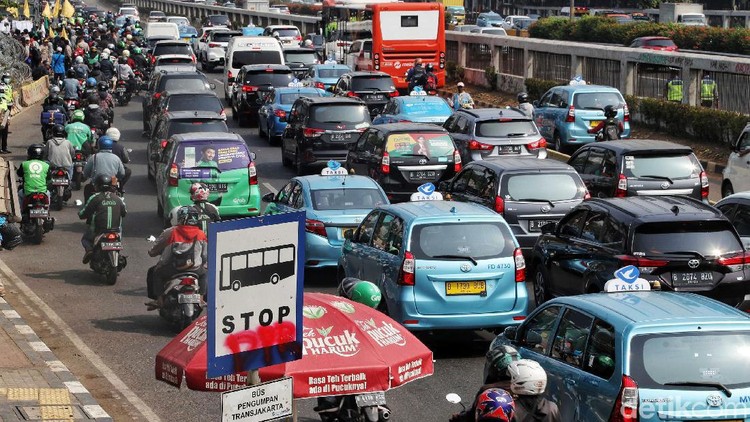 Macet di Jakarta sudah horor banget ya, Bun. Tapi nyatanya, banyak kota di Asia yang kemacetannya lebih bikin spanneng ketimbang di Jakarta.