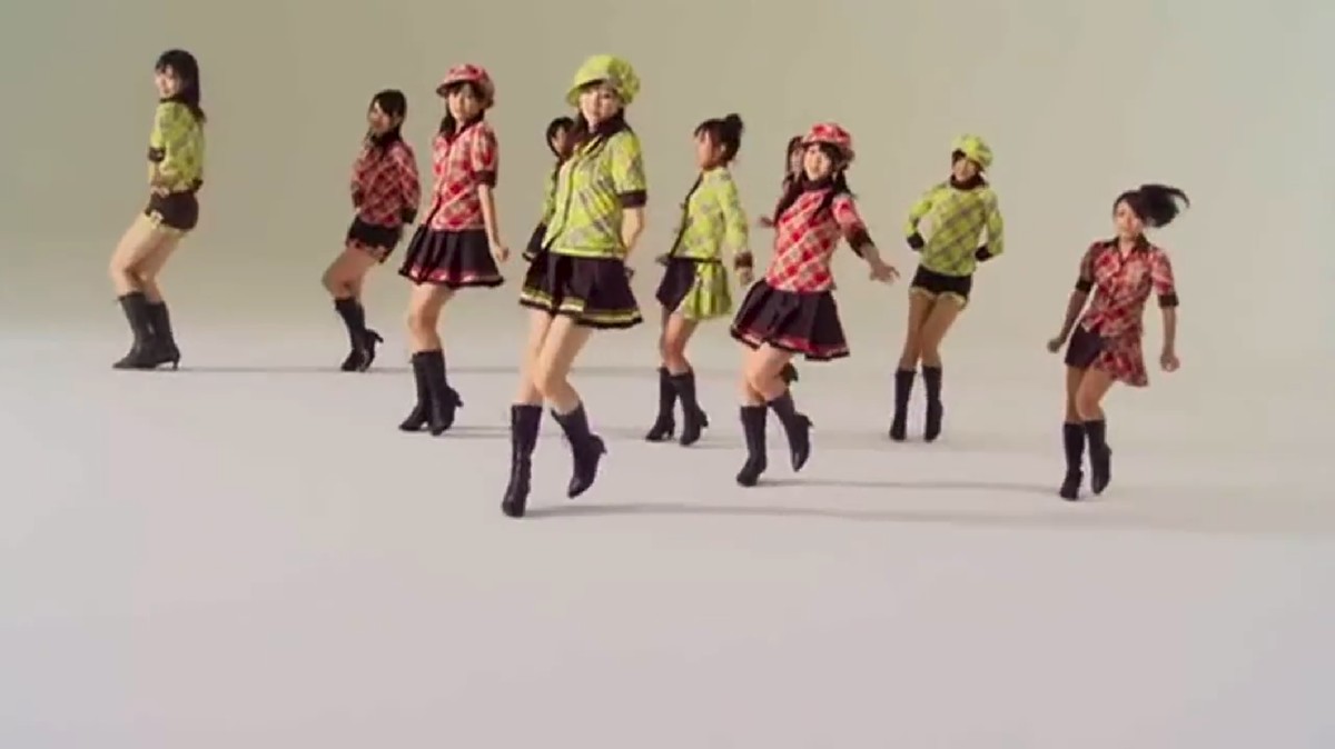 Beberapa potret kostum atau seifuku AKB48 terbaik sepanjang 14 tahun semenjak mereka debut versi Insertlive&period;