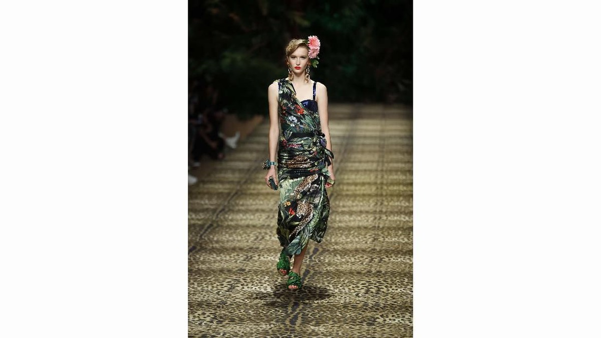 FOTO : Eksotisme Hutan Hijau Dolce & Gabbana
