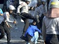 Demo Makassar, Polisi Tangkapi Mahasiswa Hingga dalam Masjid