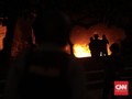 Massa Bakar Pos Polisi di Pejompongan