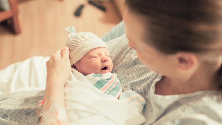 Penyebab  Bayi Tidak  Menangis saat Lahir  Apakah Normal 