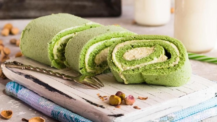 Ingin buka usaha kuliner, Bun? Belajar dahulu yuk dari kegagalan bisnis kue para artis.