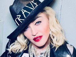 Madonna Bahas Corona Sambil Berendam, Netizen Sebut Wajahnya Kebanyakan Botox