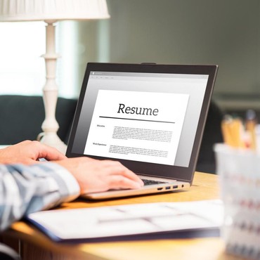 Cara Membalas Email dari HRD Saat Melamar Kerja