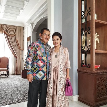 Mayangsari: Panen Jambu Bareng Suami dan Bikin Sahabat Gemas