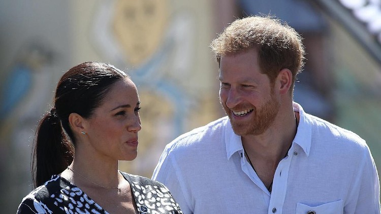 Selama tur kerajaan di Afrika Selatan, Meghan Markle dan Pangeran Harry terlihat romantis dan mesra.