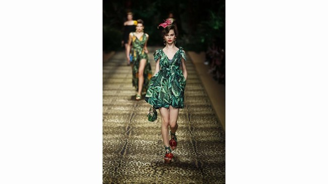 FOTO : Eksotisme Hutan Hijau Dolce & Gabbana