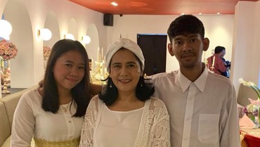 img-title Istri Anak Bungsunya Positif Hamil, Lydia Kandou Umbar Kebahagiaan